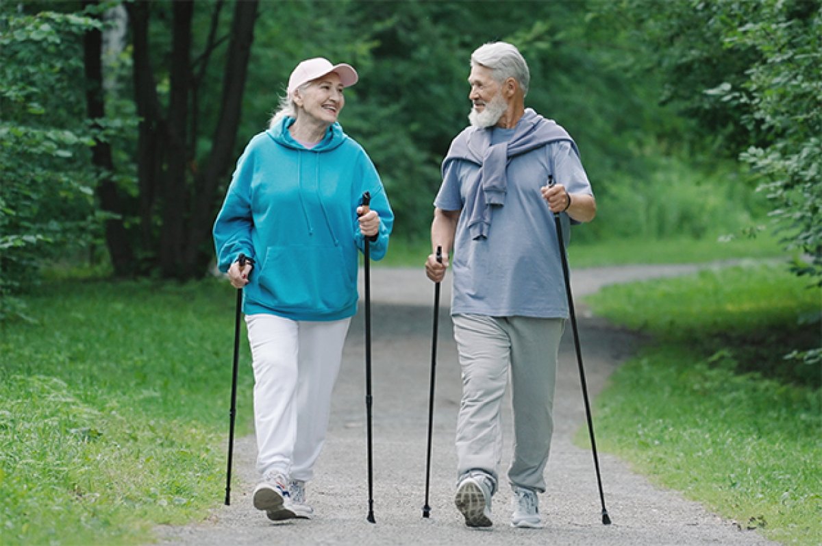 Важность постоянных прогулок для пожилых людей